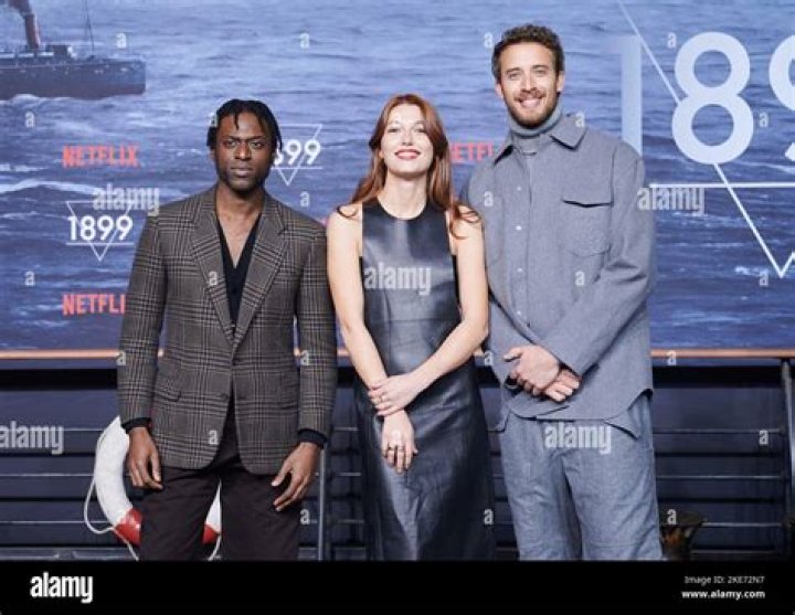 1899's Jonas Bloquet age, Instagram, height, roles