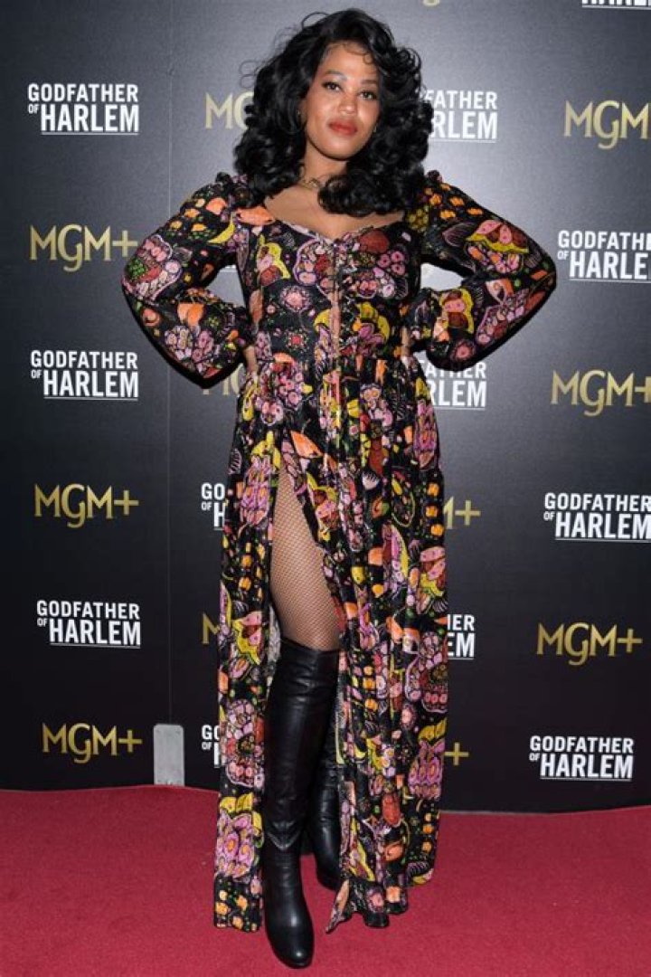 Antoinette Crowe-Legacy Height - CelebsHeight.org