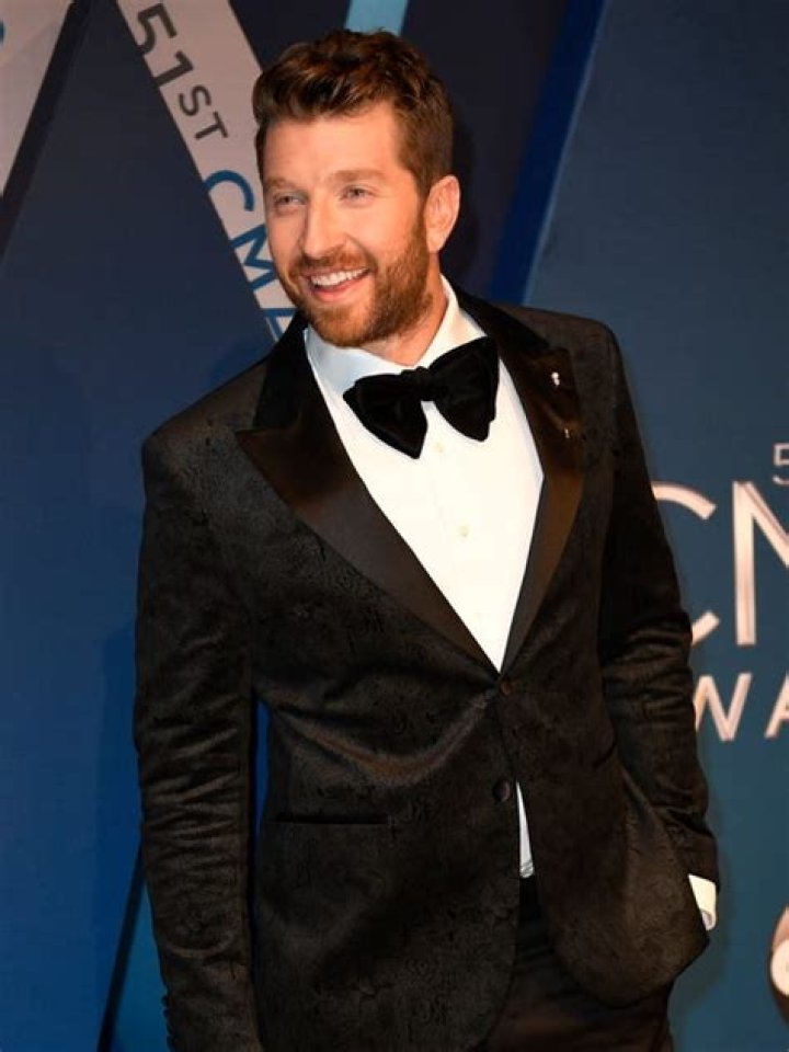 Brett Eldredge Height - CelebsHeight.org