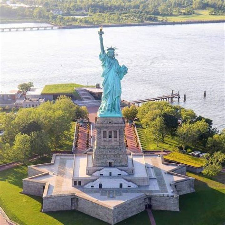 Cruises Around The Statue of Liberty