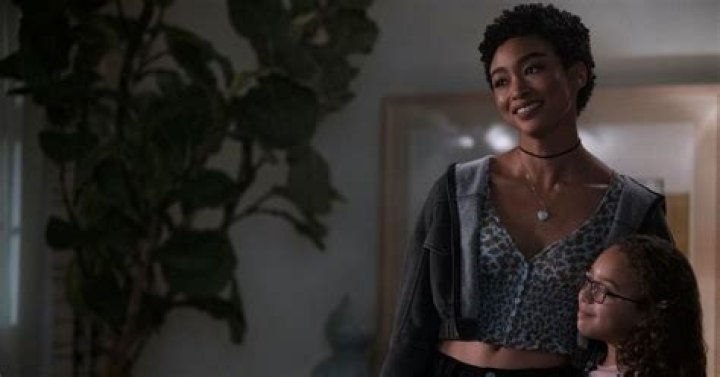 Do Joe and Marienne get together in You season 3?