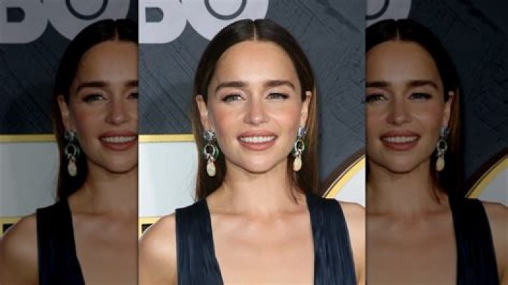 Emilia Clarke has used Twitter Approximately Once – But for What?