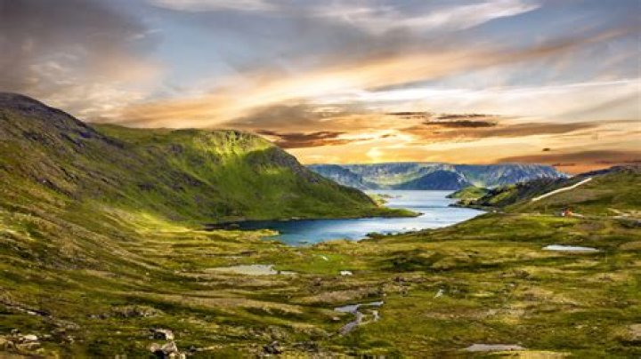 Honningsvag Cruises: Cruises to Honningsvag, Norway