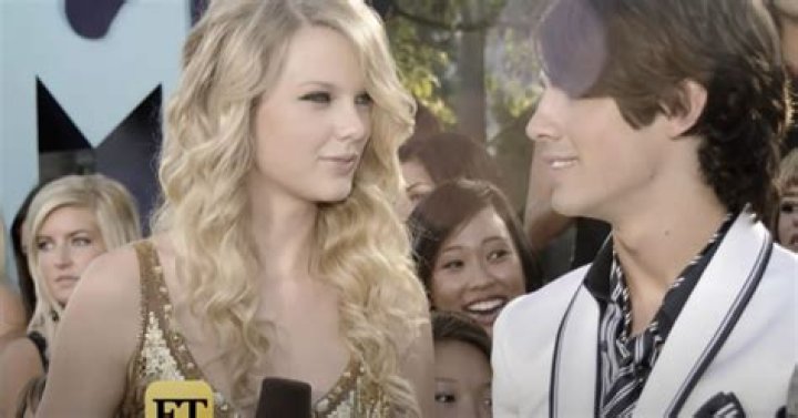 Sophie Turner sends 'fearless message' to Joe Jonas with Taylor Swift's help