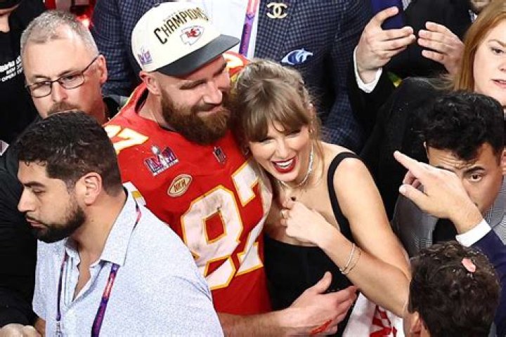 Super Bowl: Taylor Swift introduces Travis' dad to Paul McCartney in 'wholesome' moment