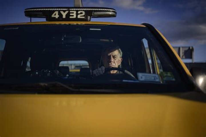 Tom Hanks Befriends NYC Cabbie