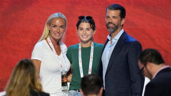 Vanessa Bayer Net Worth, Boyfriend, Parents