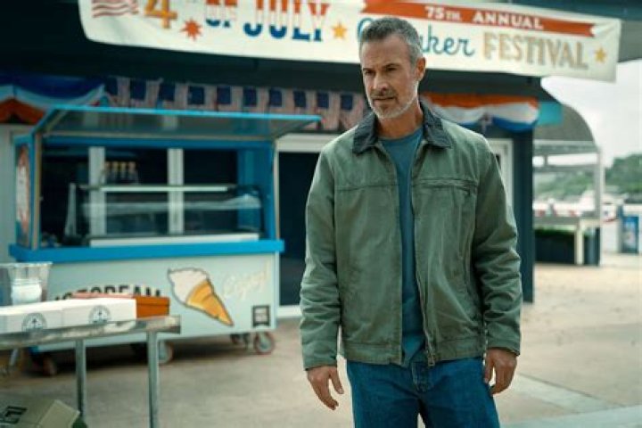 What Freddie Prinze Jr. Has to Say About Keifer Sutherland