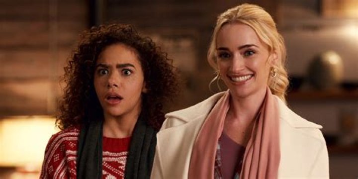 Where was Ginny & Georgia season 2 filmed? (Is Wellsbury a real town?)